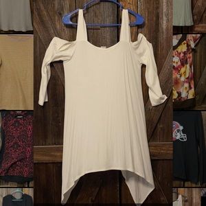 Cold shoulder flowy top